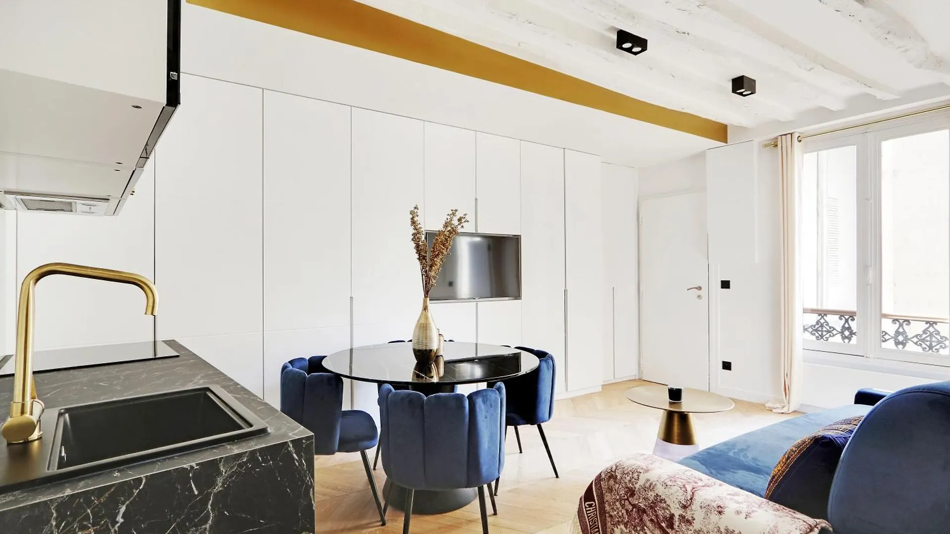 Pick A Flat'S Apartment On Rue Montorgueil Paris